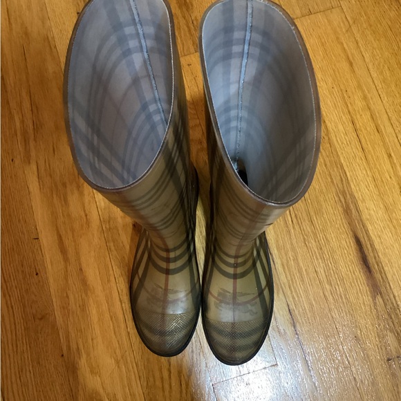 Burberry Haymarket Check Pattern Rubber Rain Boots - Picture 6 of 10